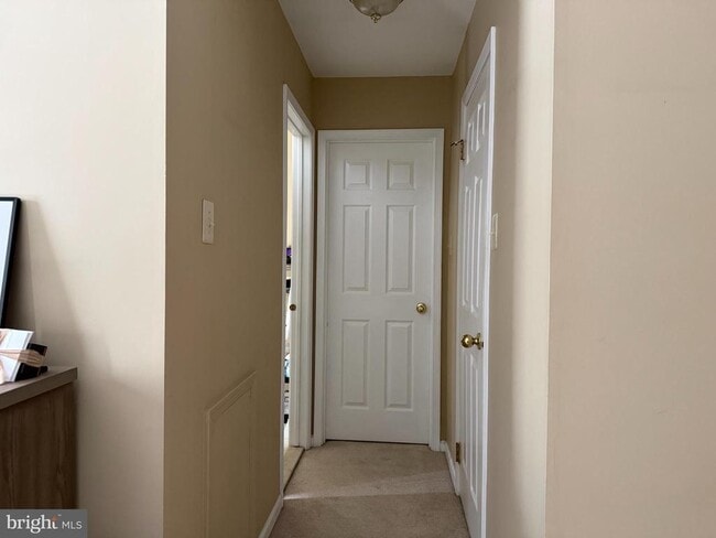 Building Photo - 3 Nathan Ct