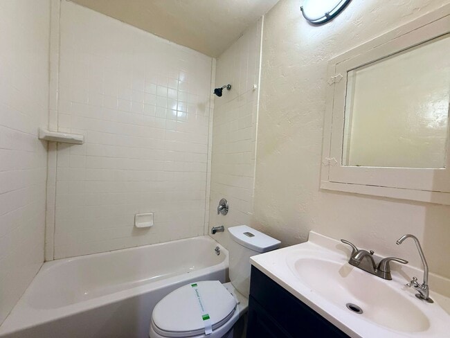Building Photo - Welcome to this charming home in Ocean Beach!