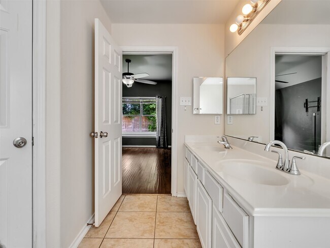 Building Photo - 4203 Keystone Tr