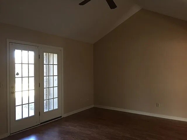 Building Photo - 1646 Latham Ct