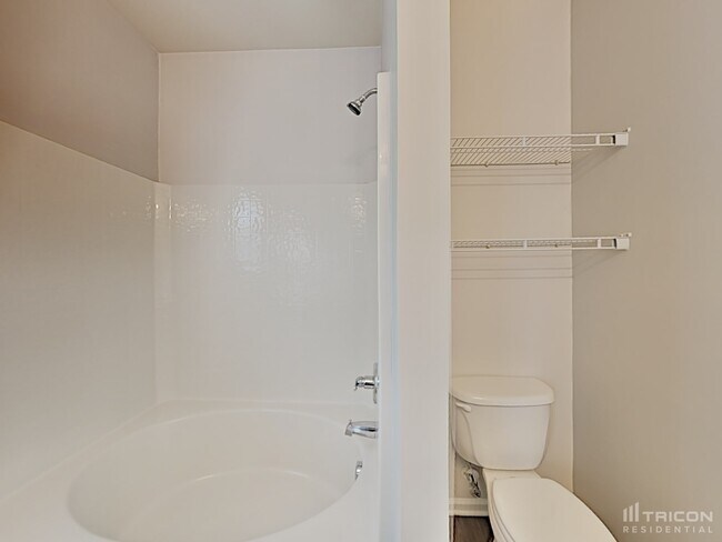 Building Photo - 7839 Baylis Dr