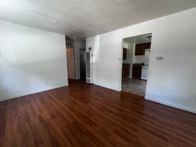 Building Photo - 440-444 Harding Ave