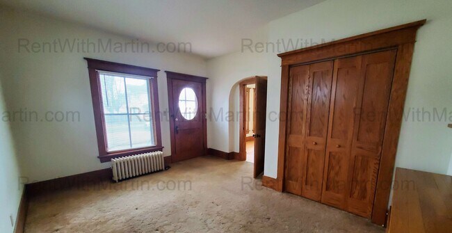 Building Photo - 313 Denver St