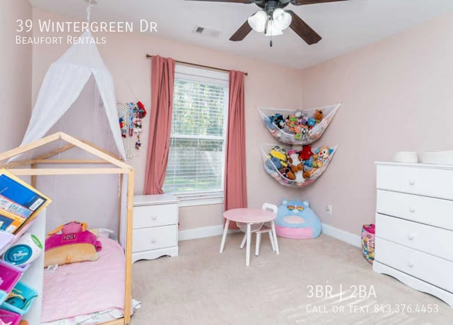 Building Photo - 39 Wintergreen Dr
