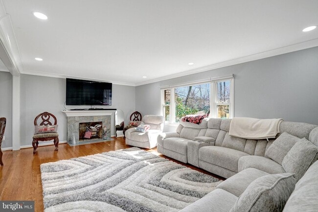 Building Photo - 6608 Spring Valley Dr