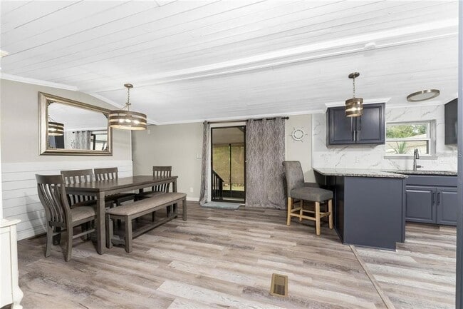 Building Photo - 15430 Olive Cir