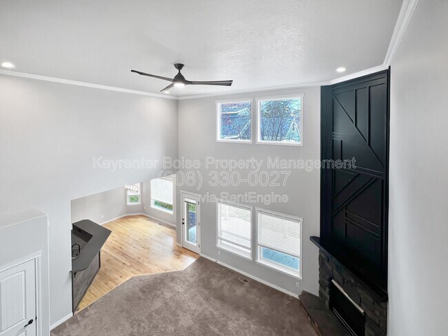 Building Photo - 345 E Kite Dr