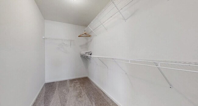 Building Photo - 720 Ravine Ln