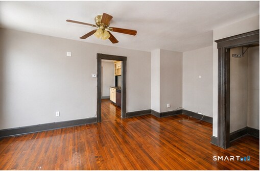 Building Photo - 2341 Barnum Ave