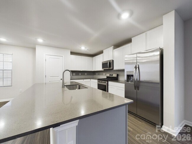 Building Photo - 15138 Windy Plns Rd