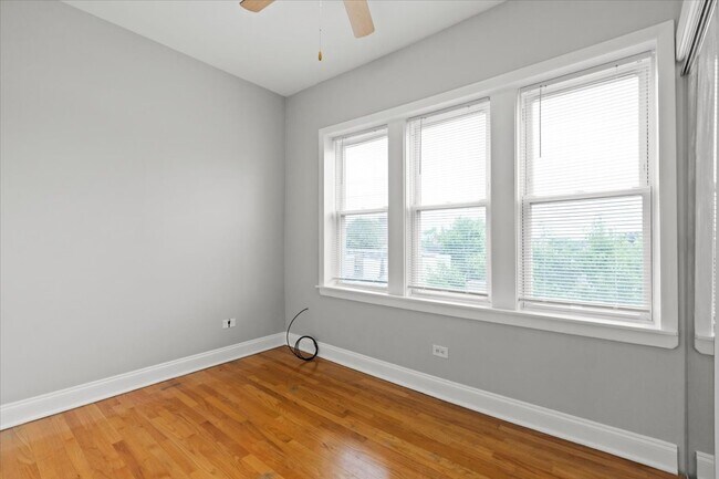 Building Photo - 1048 N Spaulding Ave