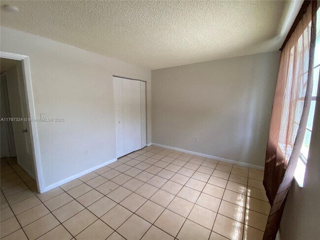 Building Photo - 17255 SW 95th Ave