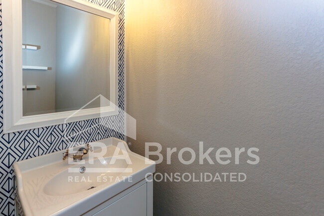 Building Photo - 2506 Bargello St