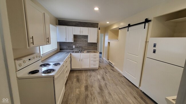 Building Photo - 1114 N Dearborn St