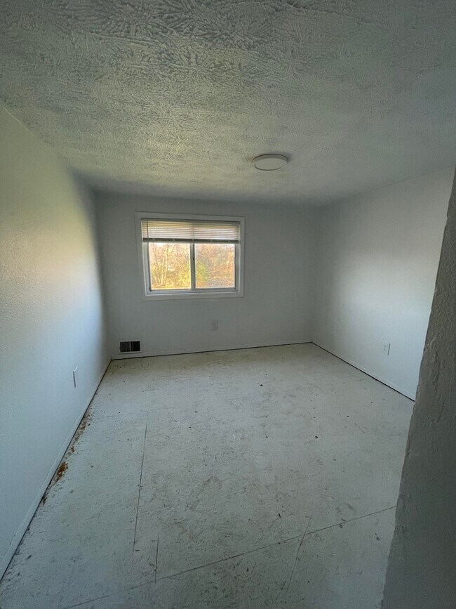 Building Photo - 436 S Washington St