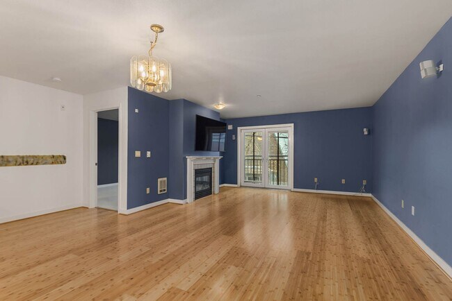 Building Photo - 701 1st Ave N