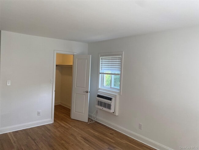 Building Photo - 400 Dawson Ln