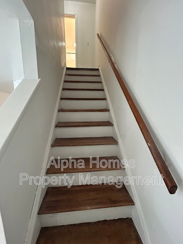 Building Photo - 59 Stevens Ave