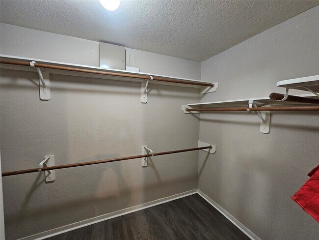 Building Photo - 11015 Walkup Way