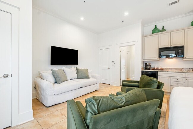 Building Photo - 22022 Front Beach Rd