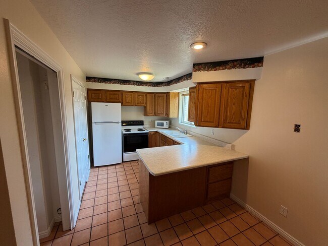 Building Photo - 479 S Palisade Dr