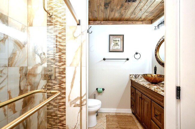 Building Photo - 4000 Gulf Terrace Dr