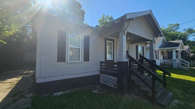 Building Photo - 412 S Fort Ave