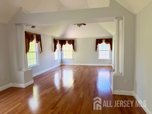 Building Photo - 22 Arbutus Way