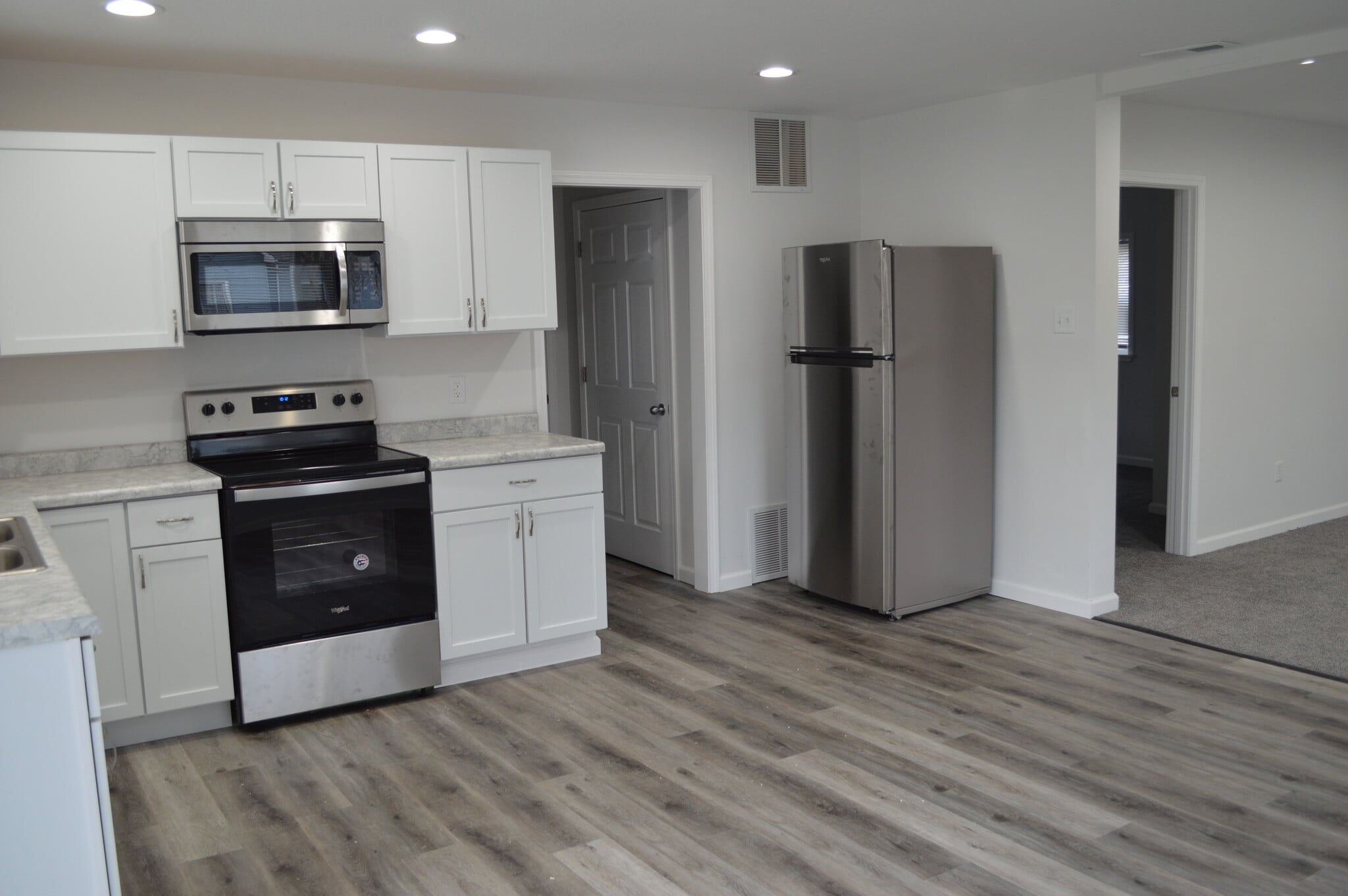 Kitchen - 800 S Diamond St