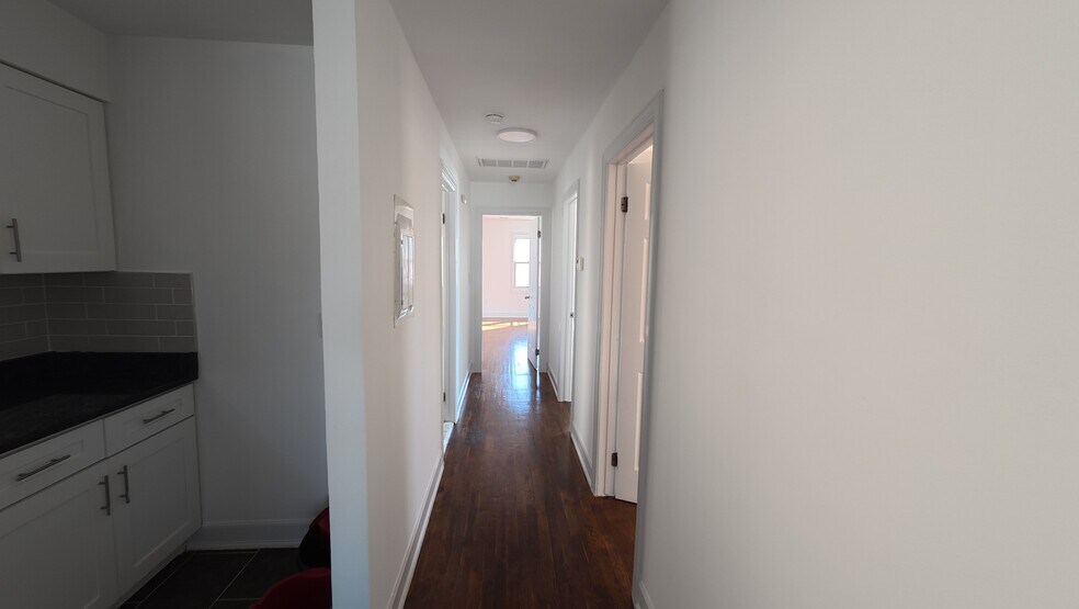 Building Photo - 1302 Morris St