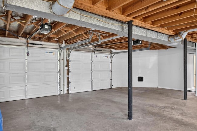 Building Photo - 9512 Heathwood Dr