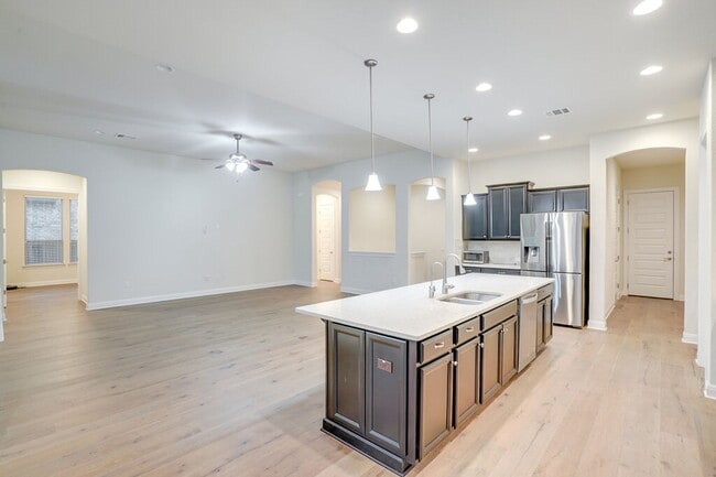 Building Photo - 16005 Axehandle Trl