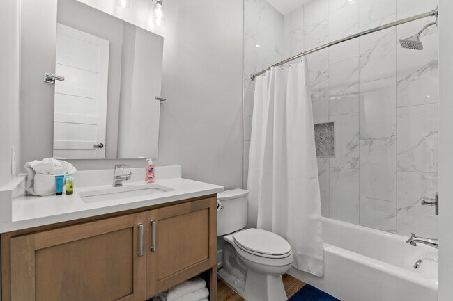 Building Photo - 14300 Front Beach Rd