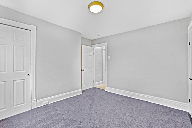 Building Photo - Renovated 3 Bed, 1 Bath Home in Hazelwood - Central AC, Convenient Location - Available Now!