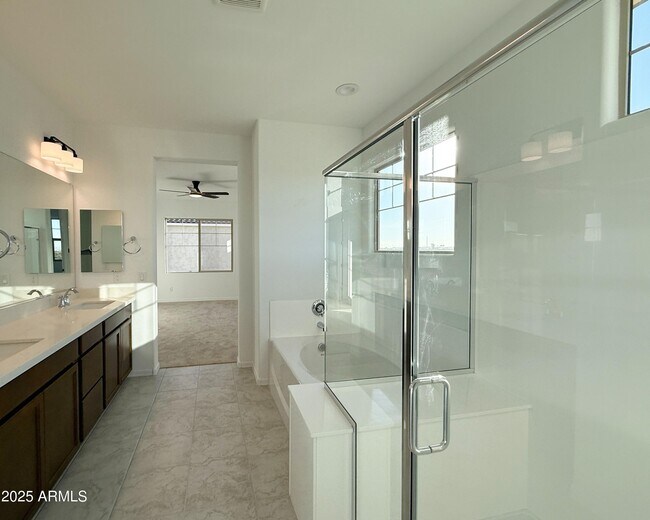 Building Photo - 3949 S Verbena