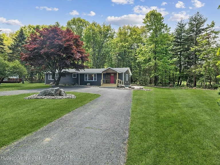 Building Photo - 8 Cedar Ln