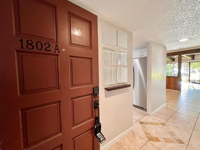 Building Photo - PRICE REDUCED!  Stylish 2 BR 2 BA Condo w/ Modern Amenities & Prime Parking!