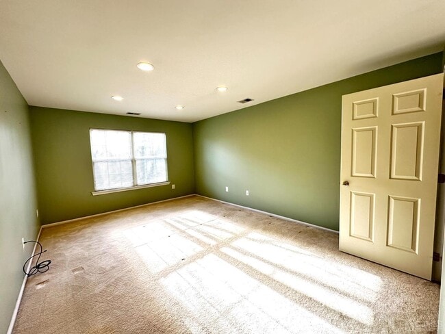 Building Photo - 808 Cypress Ln