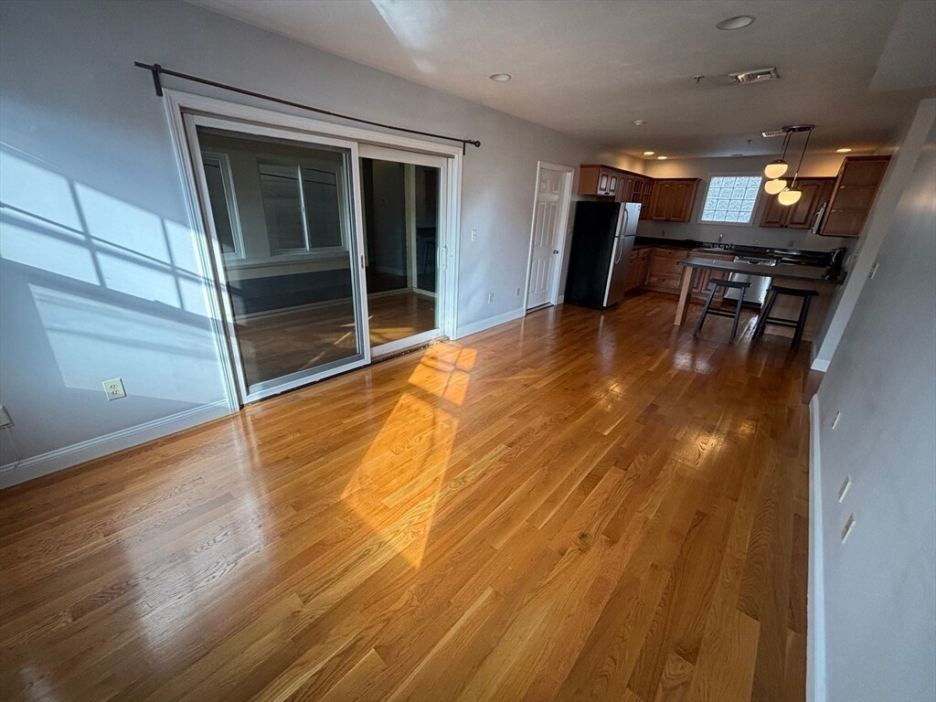 Building Photo - 150 W 9th St