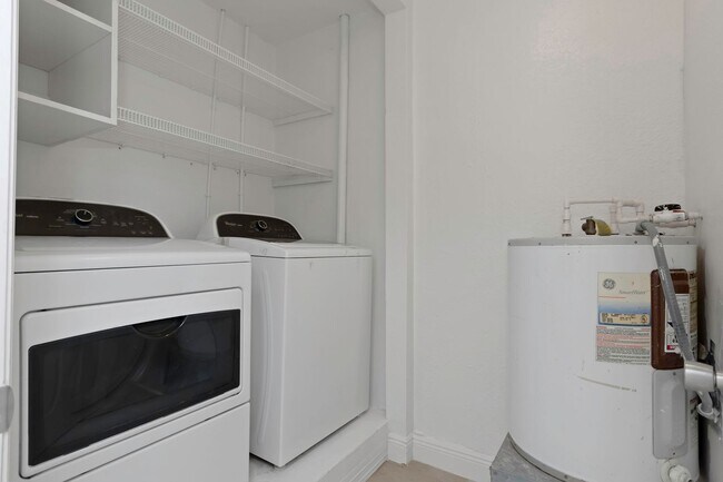 Building Photo - 5148 Tampa Bay Growth Fund 2 LLC