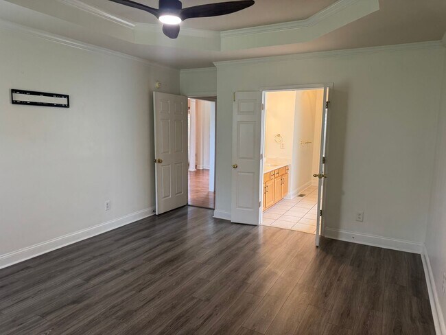 Building Photo - Brentwood 4BR Home