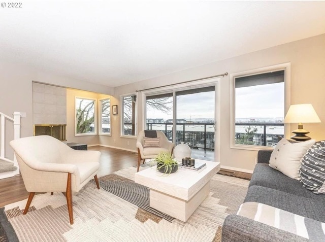Open living area - 704 N Tomahawk Island Dr