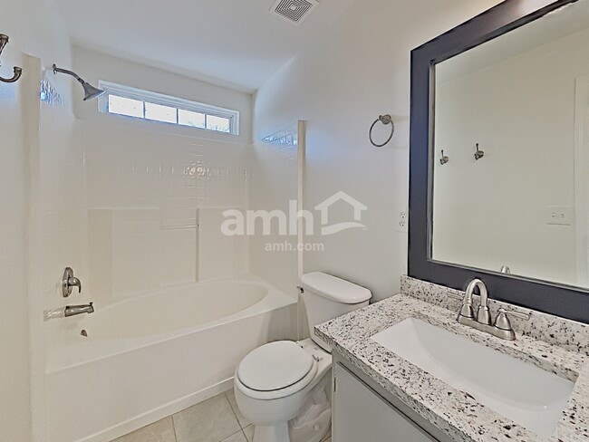 Building Photo - 434 Parrish Hill