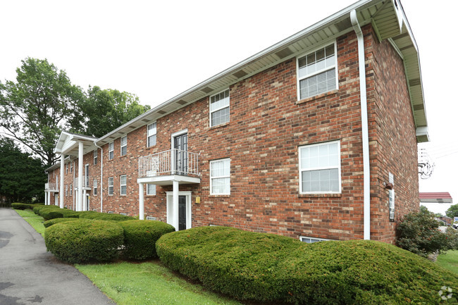 Primary Photo - Williamsburg Apartments