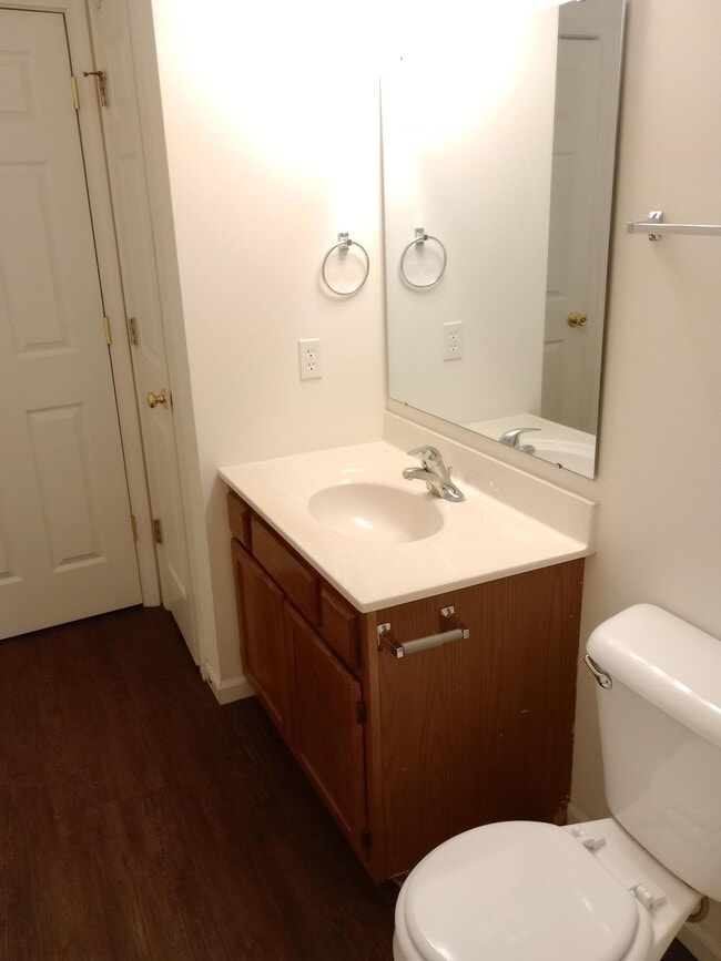 Building Photo - 3519 La Mesa Dr