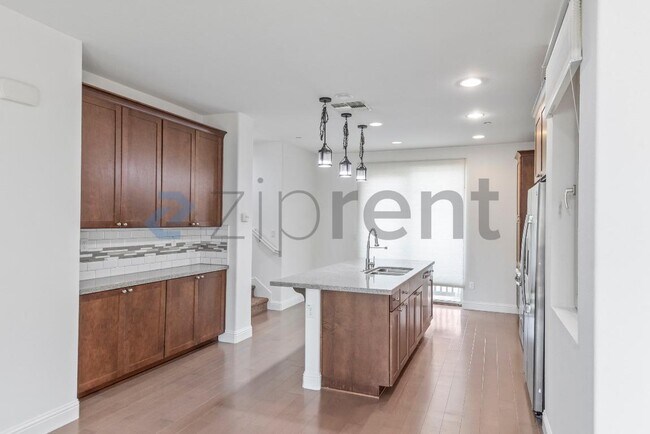 Building Photo - 2954 Worthing Common