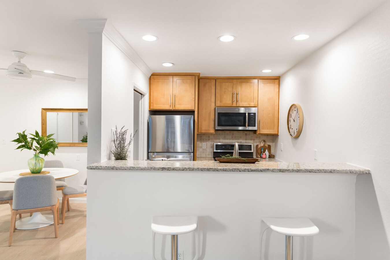 Building Photo - 811 York St