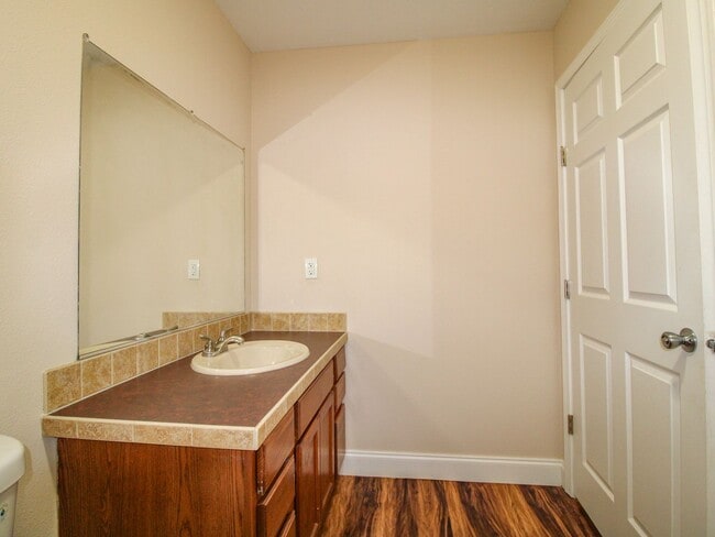Building Photo - 123 Meadows Ln