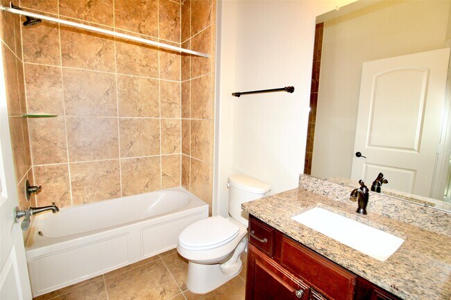 Building Photo - 24115 Via Privato Dr