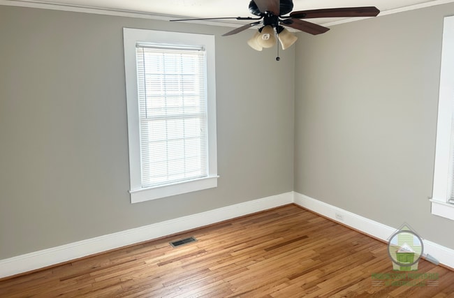 Building Photo - 305 Perry Rd